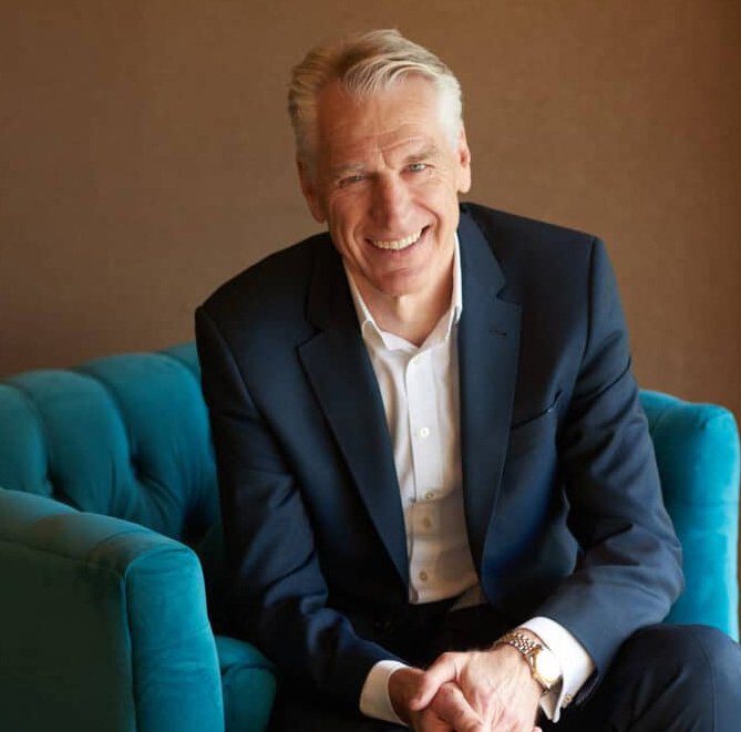 Headshot Photographer shooting